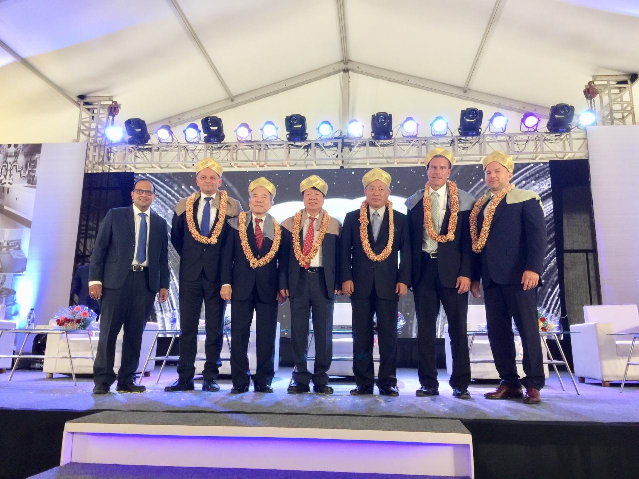 駐印度代表田中光大使（右三）本(9)月9日在班加羅爾出席友嘉集團印度公司暨廠房開幕活動。