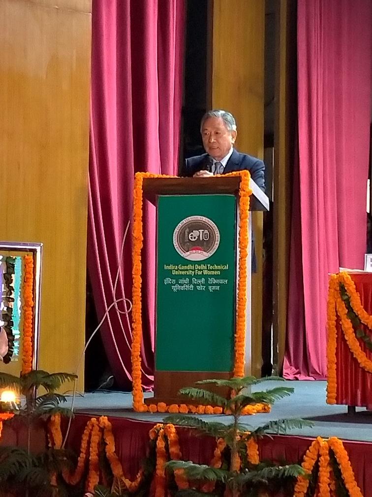 駐印度代表田中光本年1月23日應邀在德里女子科技大學出席「智慧材料暨新興科技發展國際研討會」上致詞。