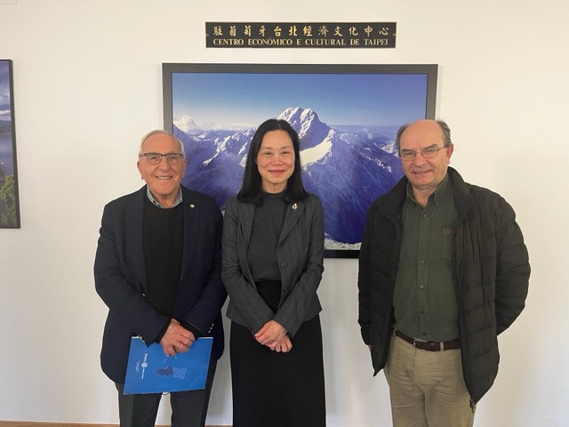 駐葡萄牙代表處本(2022)年捐助Oeiras扶輪社清寒生獎學金計畫