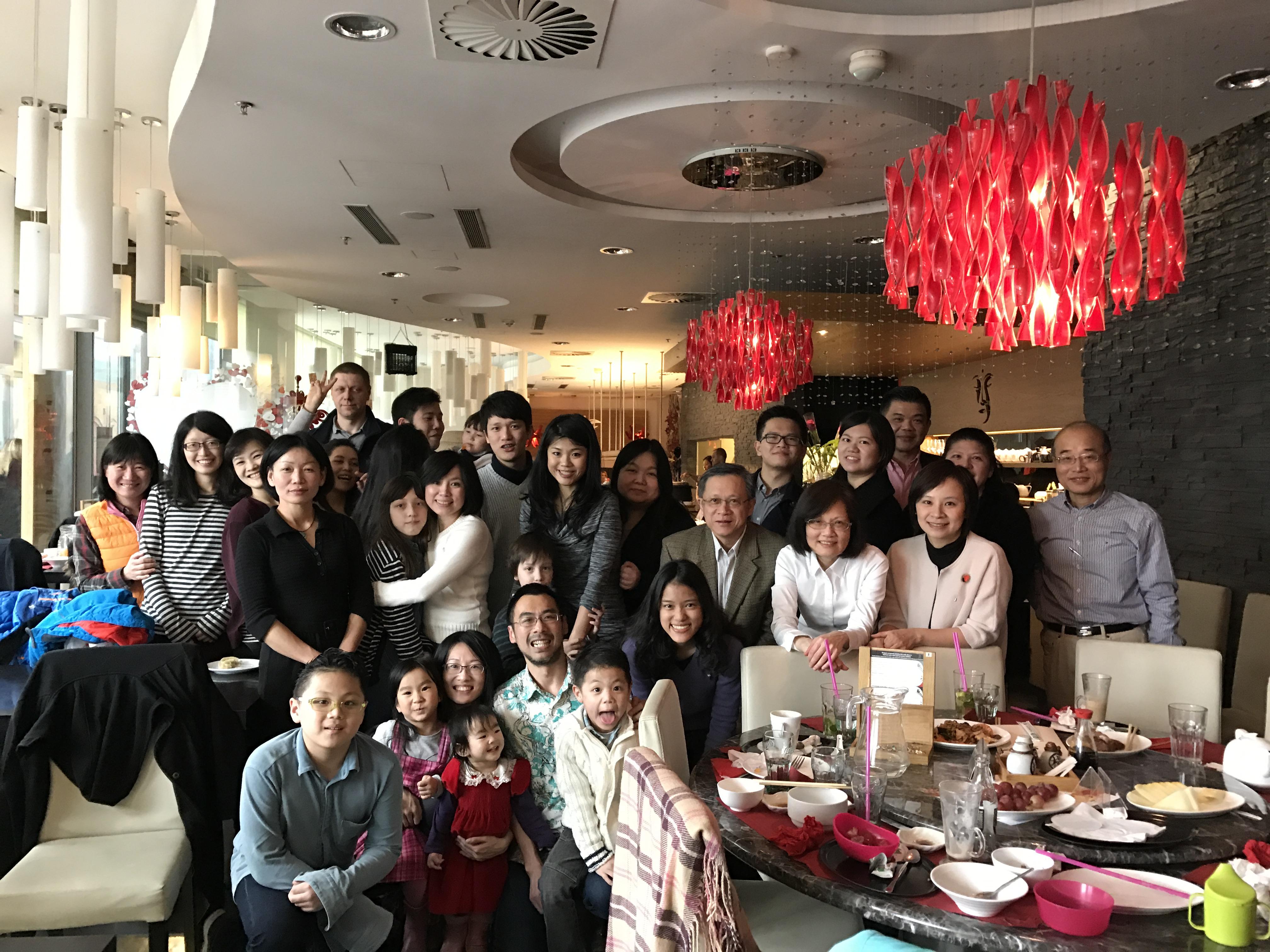 TROB meets with Taiwanese overseas compatriots   