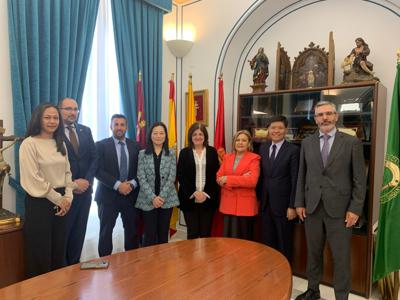 La visita de la embajadora de Taiwán Vivia Chang a Murcia promueve las relaciones comerciales y académicas