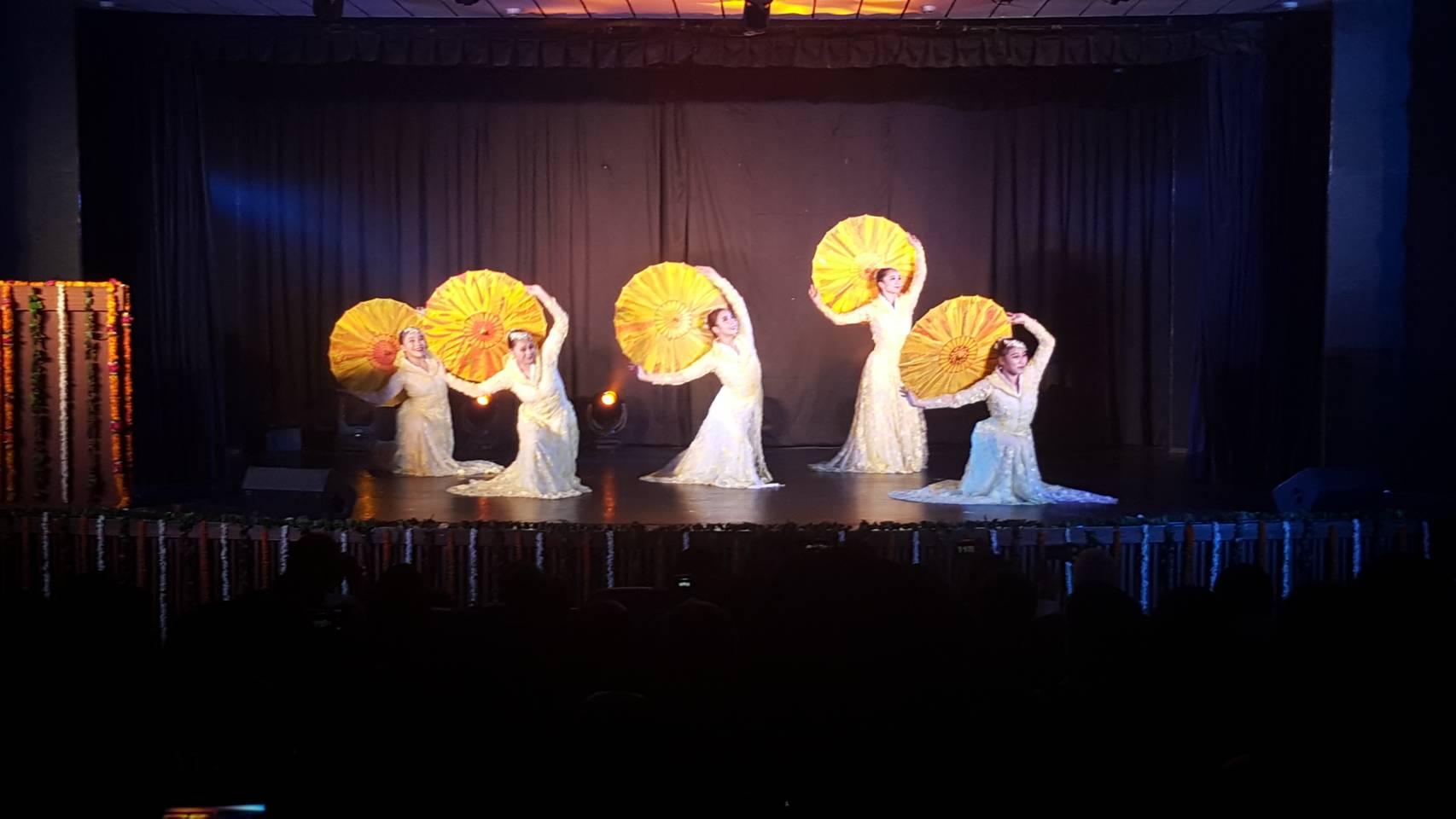 Splendor of Taiwan – The Dance of Catkins and Flowers.