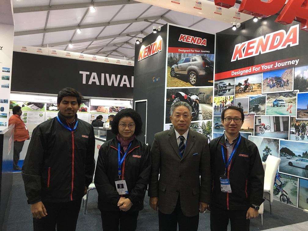 Amb. Chung-Kwang Tien visited Taiwan Pavilion in “Auto Expo 2018” and appreciated Taiwan’s high quality products. Amb. Tien also encouraged the exhibitors to invest in India in order to build up long term relationship with Indian partners.