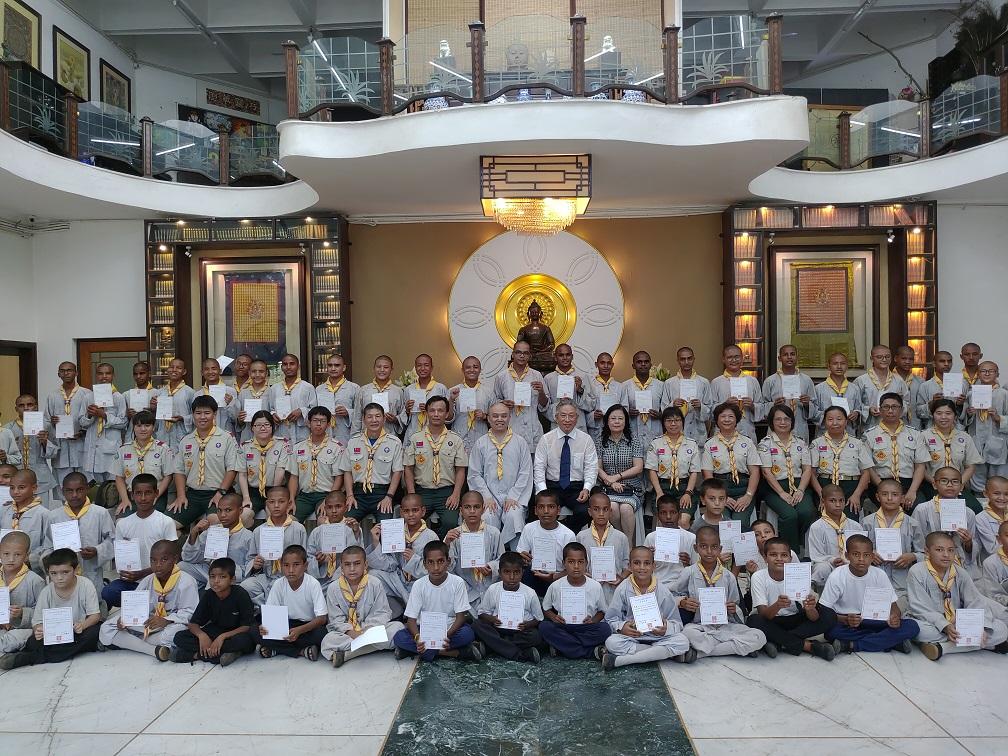 Amb. and Mrs. Tien (3rd row, center) were invited as chief guests at the closing ceremony of 2018 Sramanera Scouts Training Camp at Fo Guang Shan Educational and Cultural Center, New Delhi, Aug. 16, 2018.