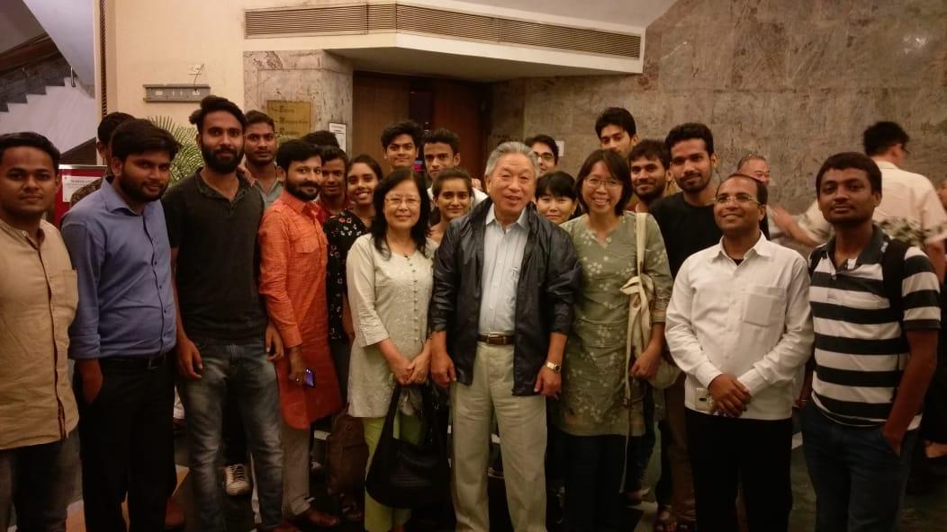 Amb. Tien (1st row, 4th from right) and Madam Tien took a group photo with Indian audience after The Tag-Along was successfully screened at India Habitat Center on Sept. 14, 2018.