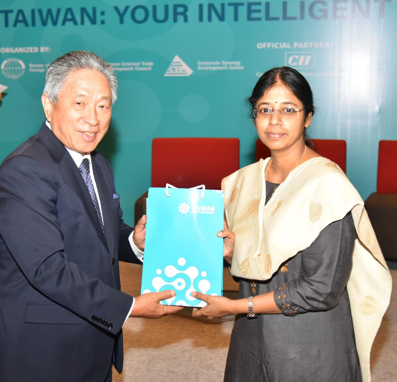 Amb. Tien meets with Ms. D. Thara, Vice Chairperson of Gujarat Industrial Development Corporation.