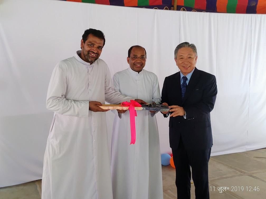 Amb. Chung-kwang Tien, Representative of Taipei Economic and Cultural Center in India, inaugurated a school bus at St. Vincent English Medium School at Singannagudem, Krishna District in Andhra Pradesh, India on July 11, 2019.