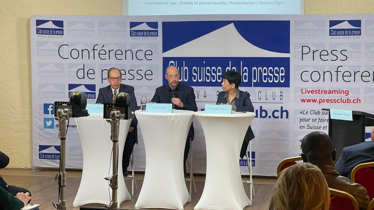 本處與日內瓦記者協會一起合辦「台灣民主的未來」研討會，邀請美國賓州大學教授Dr. Jacques deLisle(左起)、韋伯斯特大學日內瓦校區教授Dr. Lionel Fatton及本處蘇處長瑩君主講，一起討論我國公正透明的民主選舉順利完成。
<a href="https://pressclub.ch/the-future-of-taiwan-democracy/?fbclid=IwAR1Ma78gj0IabN3Br7C0l9Y5XhlazyDQXmtmnY3H3RYiGG1OBxMO20ARsz8_aem_AR6I54FVOFHcHCbnKc4Emgq_kZvBO9s6hHOmWuHKOsS6QbIkw8KKbZcMZdimBbHuZrKf_S-Vl252XU5exfjp39qy" target="_blank">研討會連結</a>