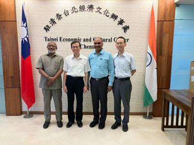 Director- General, Charles Li and the staff me - Taipei Economic and  Cultural Center in Chennai 駐清奈臺北經濟文化辦事處