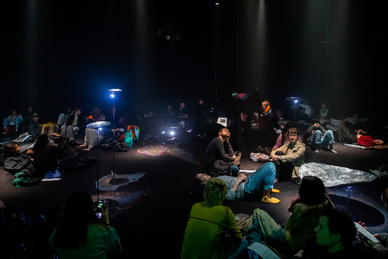 Yen_Chun_Lin_-_Here,_a_nut_falls_twice_(1)