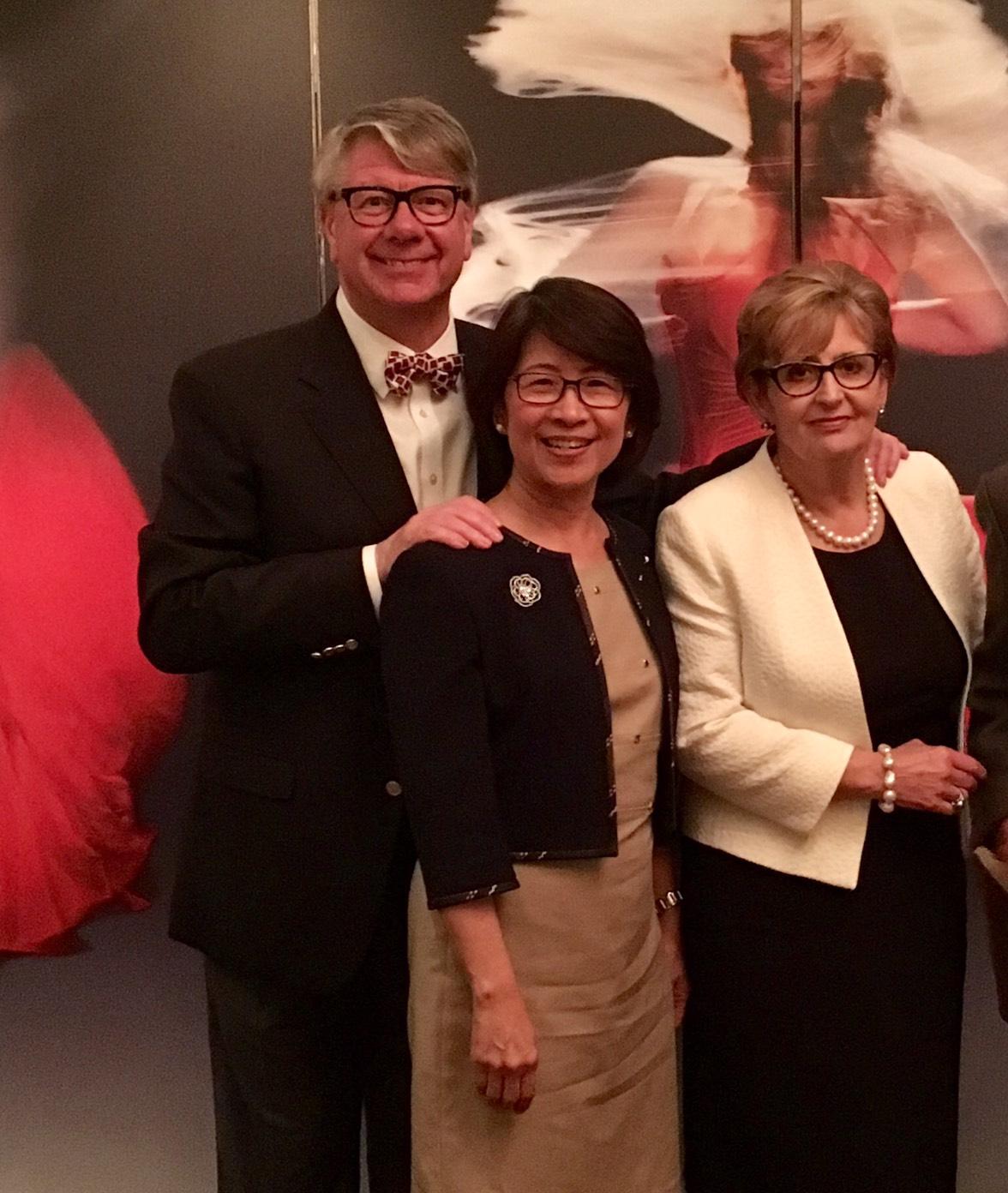 2017年9月26日愛丁堡Oyster Club會長Milligan夫婦向許總領事道別並合影