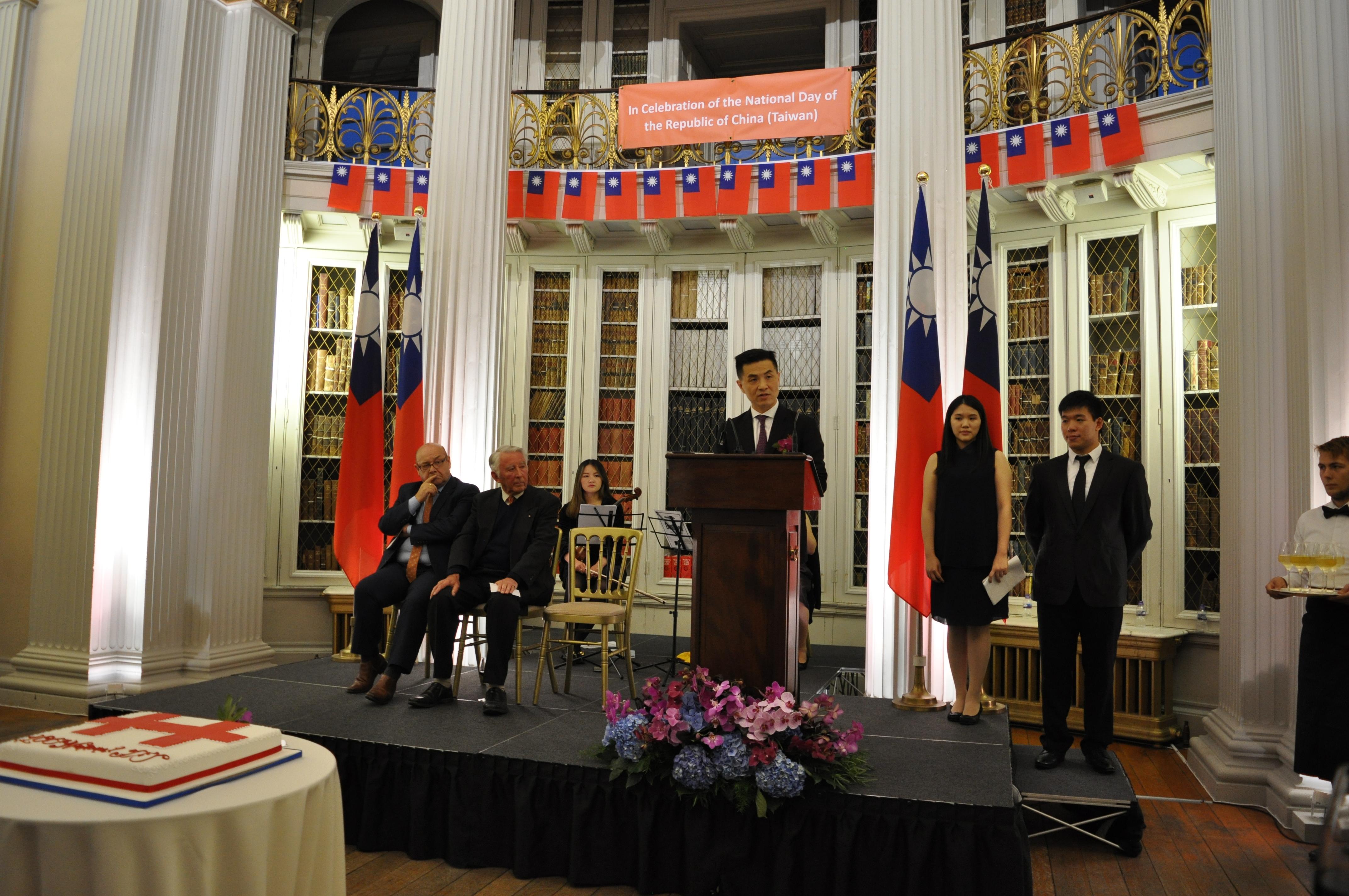 On the 4th October 2017 at the Signet Library, Edinburgh Old Town; New Director General Jason Lien of the Taipei Representative Office in the UK Edinburgh Office gives his welcome remarks.