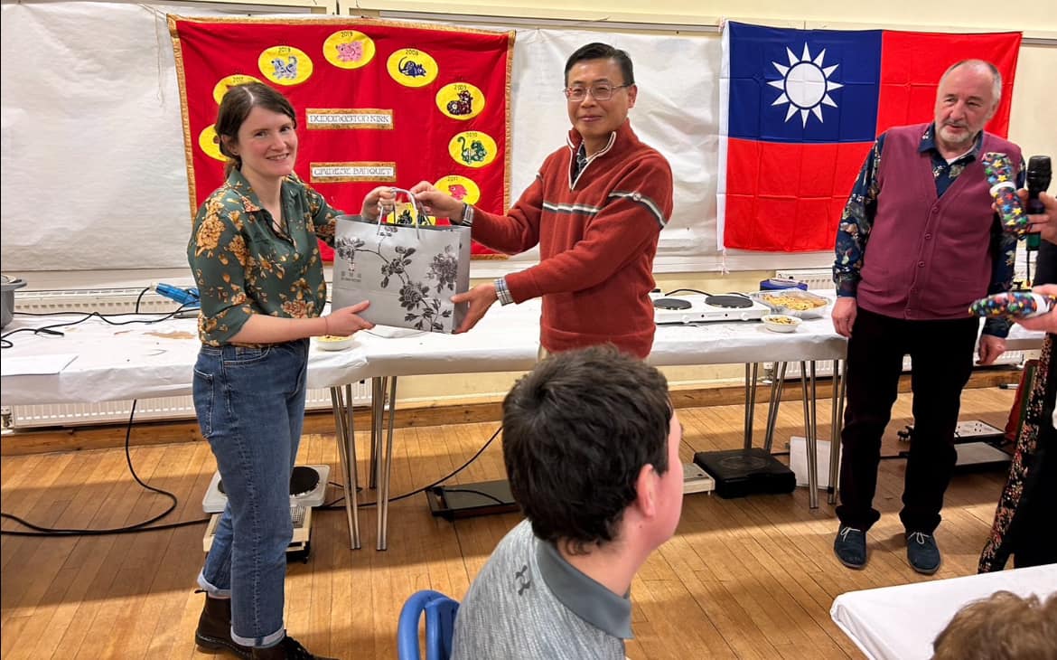 On February 10, Director General Chi-Hua DING and colleagues participated in the Lunar New Year Dinner Party of Duddingston Kirk (Church of Scotland) and shared a warm dinner with our overseas compatriots and the local Scottish community on the first day of the Lunar New Year in the Year of the Dragon in 2024.