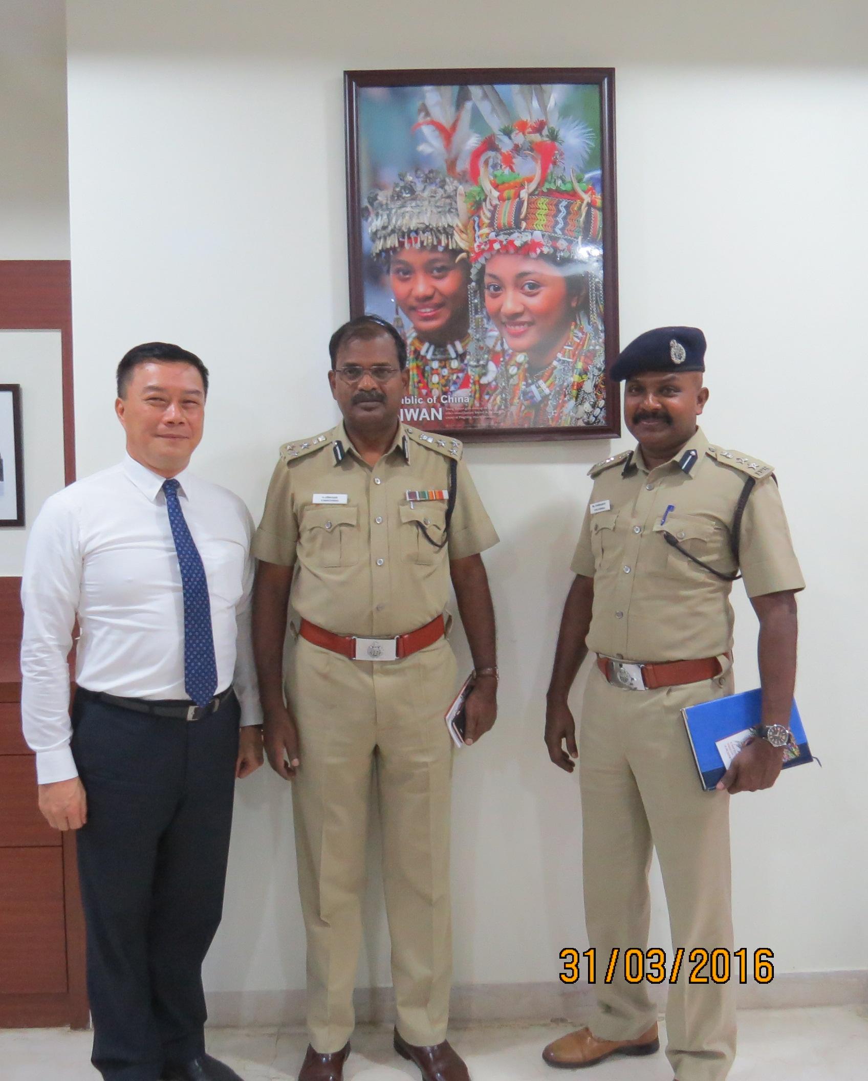 Director General Charles Li(L)
Mr. Manoharan(Center)
Mr. V. Balakrishnan(R)
