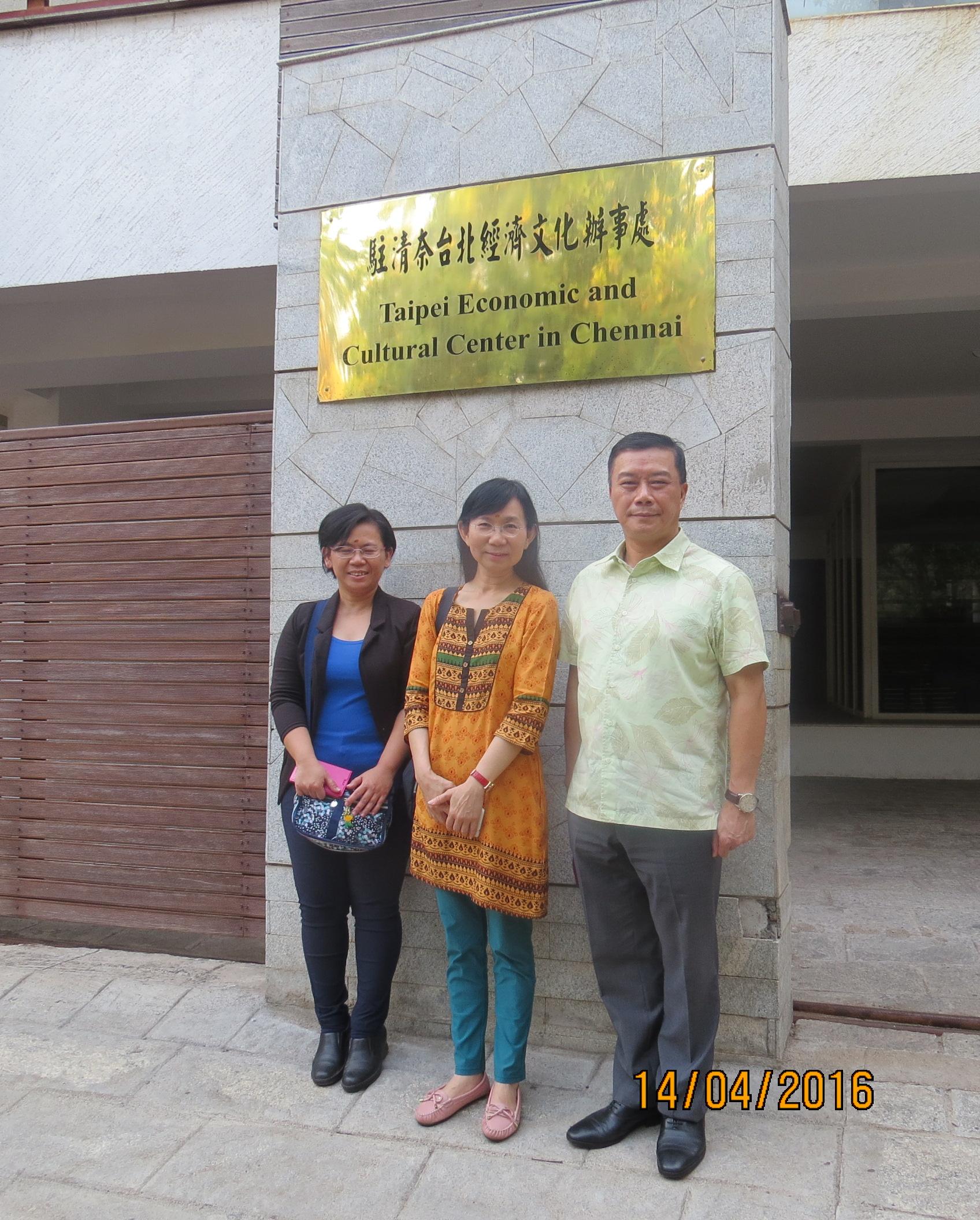 Director General Charles Li (R)
Ms. Nina, Hsian-Ling, Kao (Center)
Ms. Sock-Ping Ng(L)
