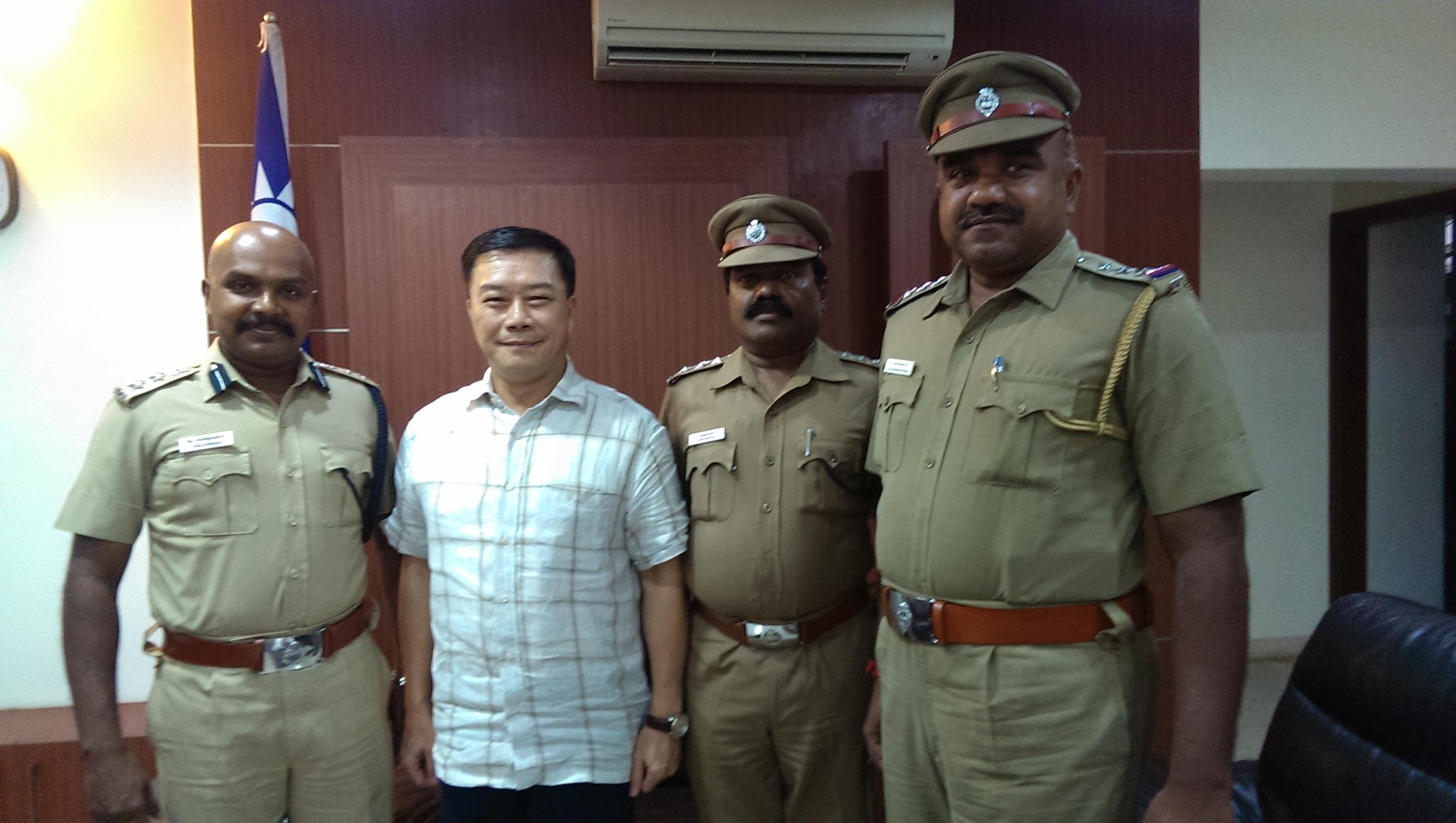 Director General Charles Li (L2)

Mr. V. Balakrishnan（Deputy Commissioner of Police）(L)

Mr. N. Balakrishnan Prabhu（Inspector of Police）(R)

Mr. S. Murugaiyan（Assistant Commissioner of Police） (R2)
