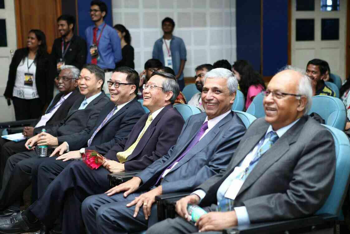 Inauguration of the Taiwan Education Center at SRM University, Director General Charles Li (L3),President National Tsing Hua University Prof. Hocheng Hong (R3), Vice Chancellor Dr. Pabir K. Bagchi (R2), Minister Counsellor Richard Y.S. Qiu (L2)