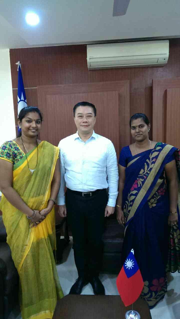 Director General Charles Li (Center); Ms. Sujatha Dhanasekaran (R); Ms. Preethi Gopal (L)