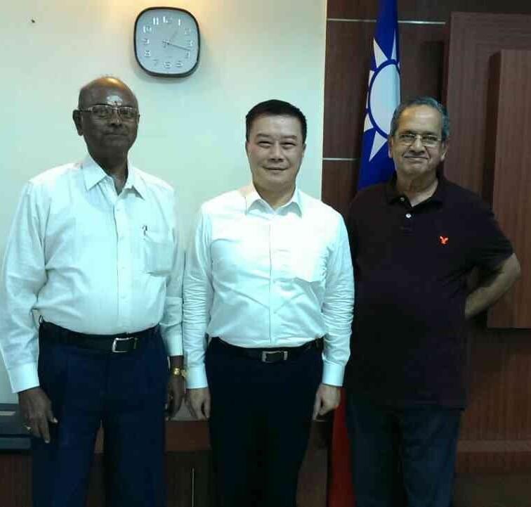 Director General Charles Li (Center)
Mr. Emanador Thangaraj (L)
Mr. Srinivasan Murali (R)