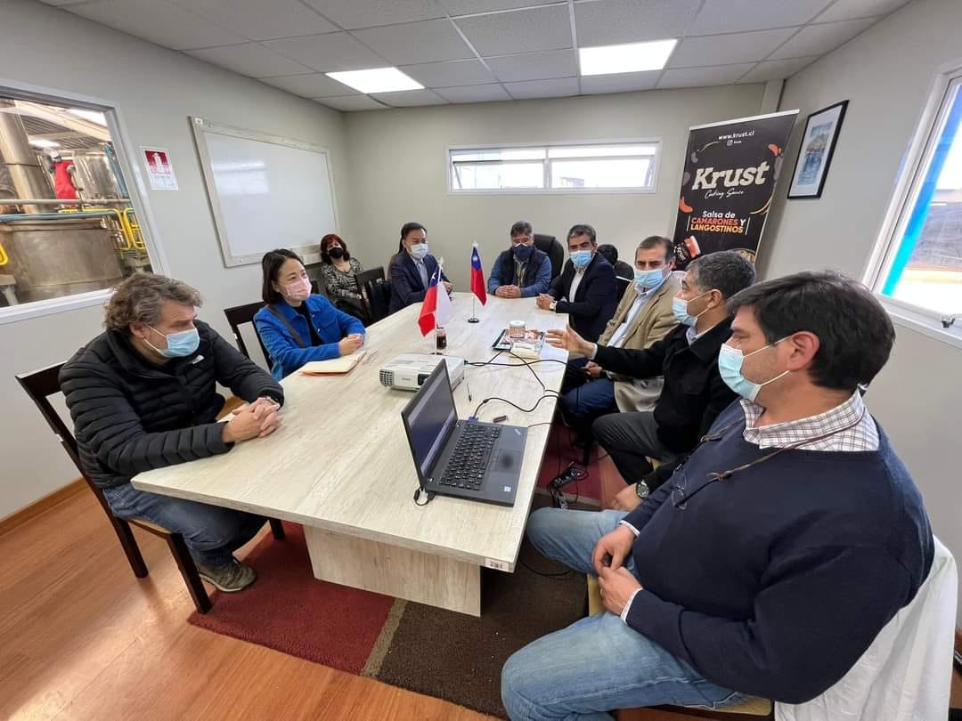 Visita la empresa pesquera RYMAR