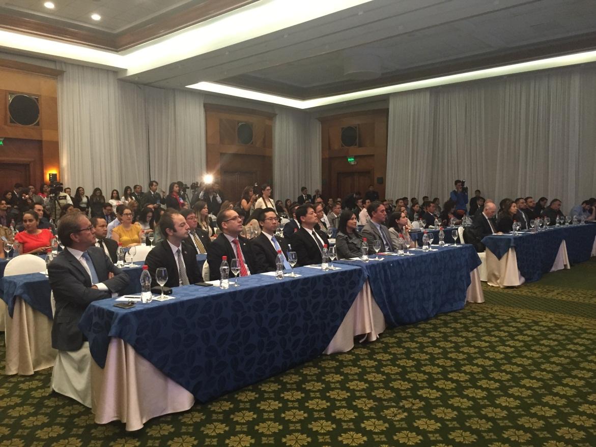 鄭代表及曾秘書受邀出席活動開幕式