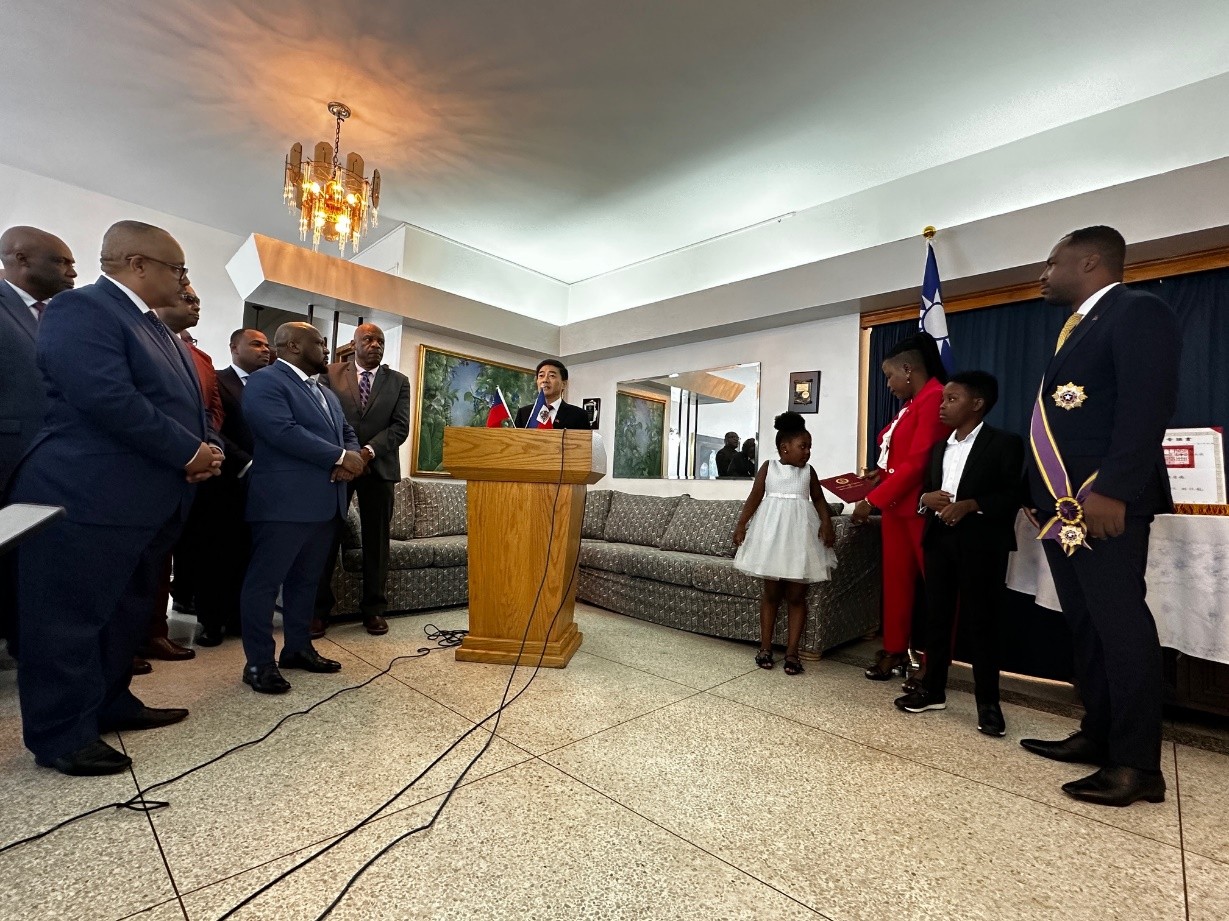 胡大使致詞時表彰潘恩大使對臺海兩國邦誼的貢獻