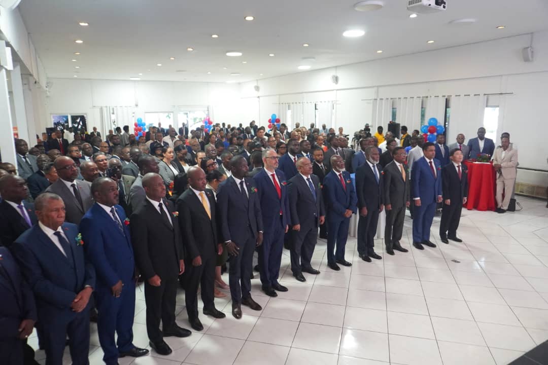 國慶酒會於2025年10月3日假Hotel Montana舉行，過渡總統委員會(CPT)主席及5位總統委員、總理、最高法院院長、外交部長、部會首長、商界、NGO及公民社會各界人士踴躍出席