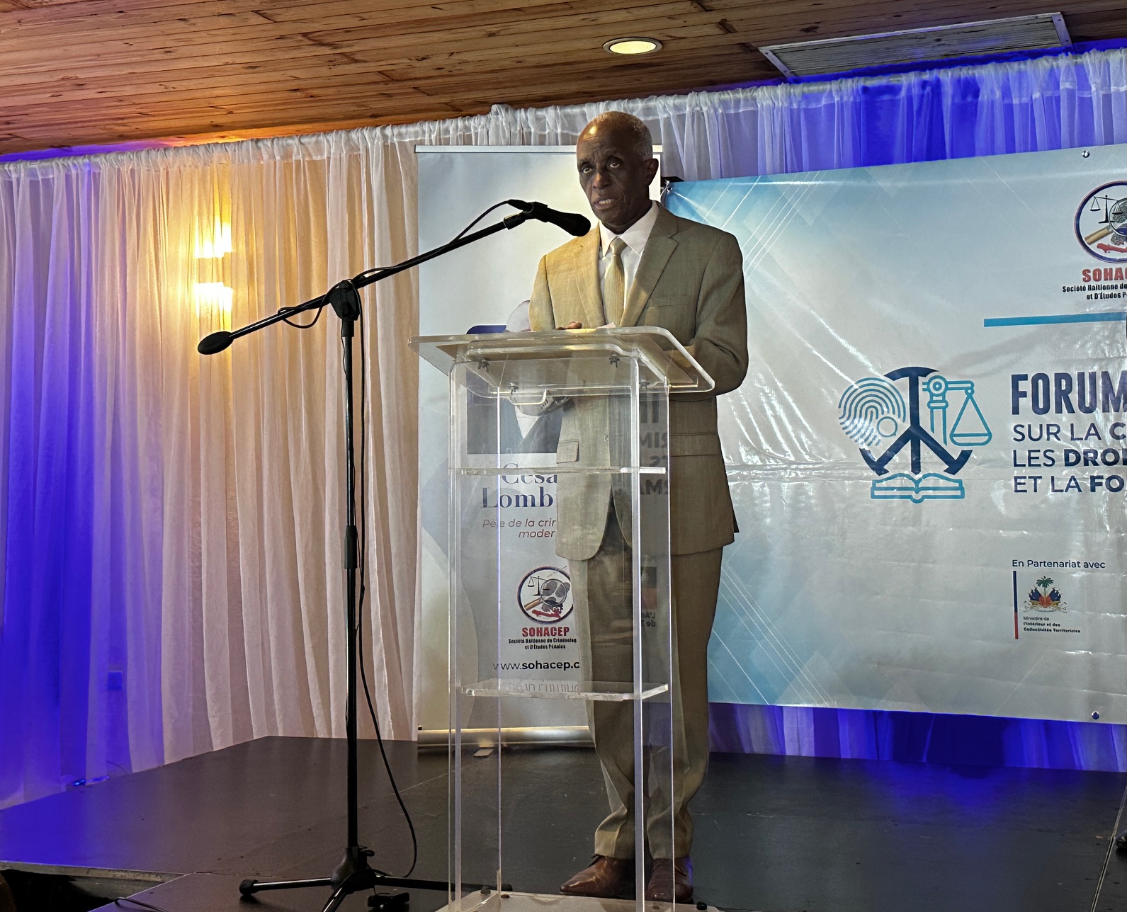 內政部長畢安梅(Paul Antoine BIEN-AIMÉ)致詞