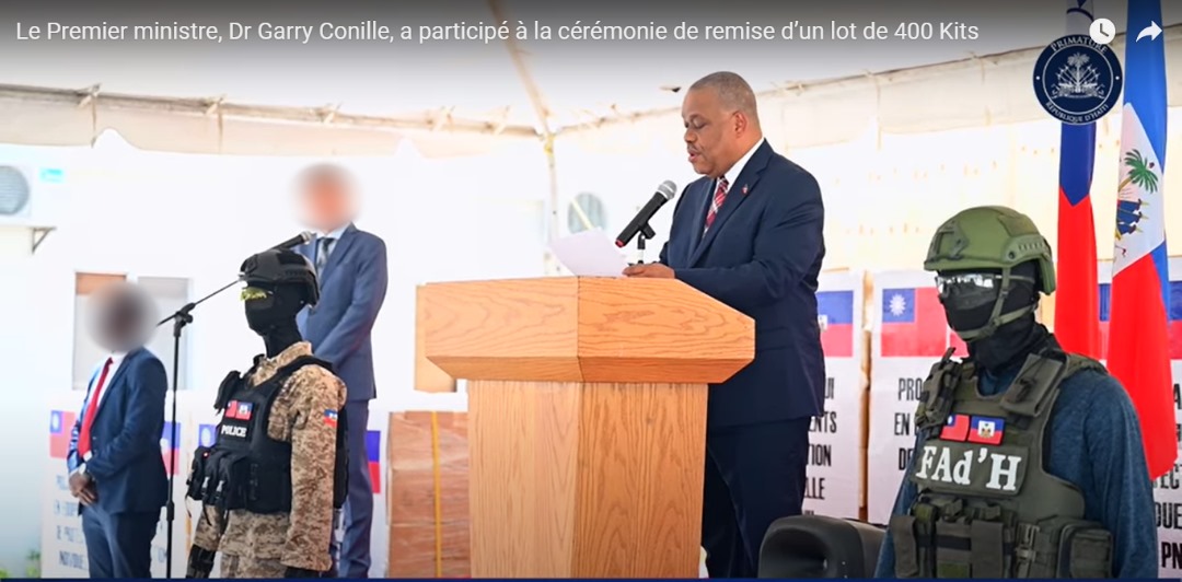 總理柯尼爾(Garry CONNILLE)在致詞中感謝我政府提供裝備協助維護治安