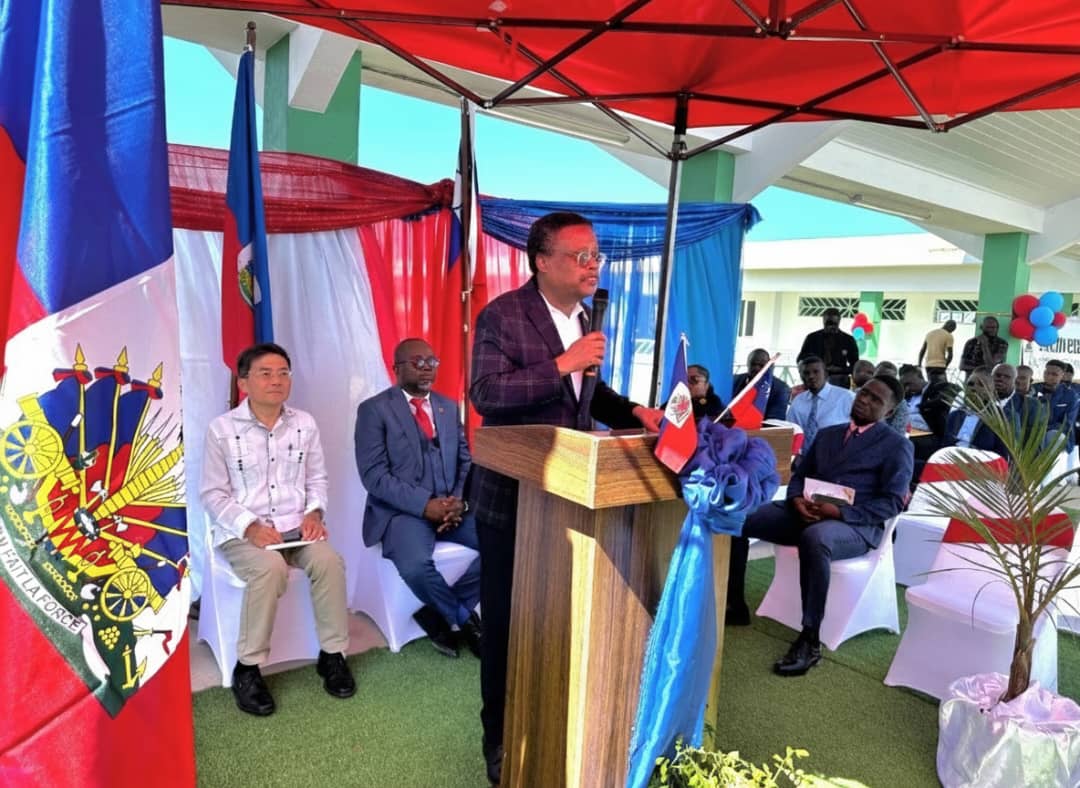 2.過渡總統委員會(CPT)蔣弗歷(Fritz Alphonse JEAN)委員致詞