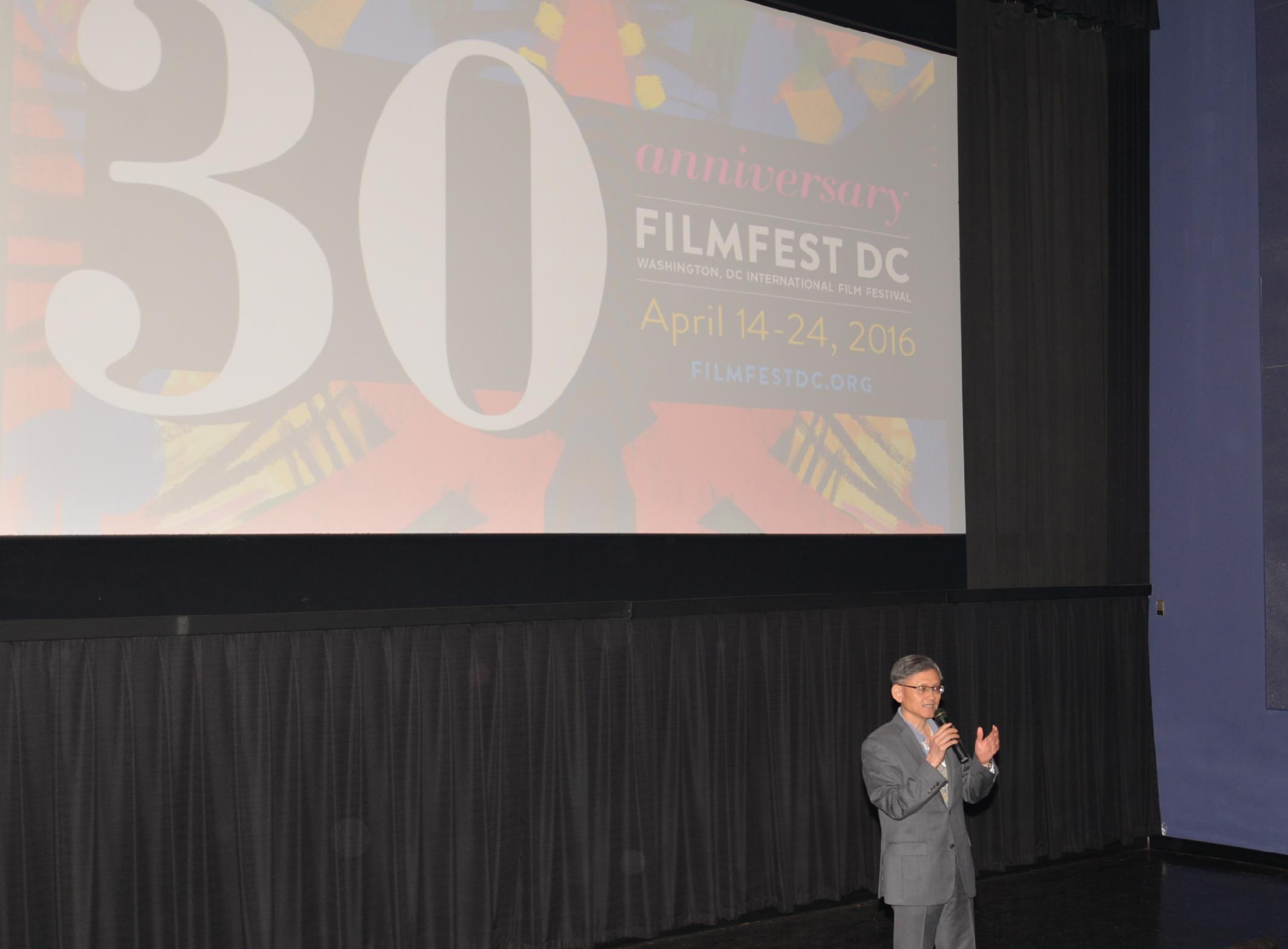 本處李公使光章4月16日於「百日告別」在「華府國際電影節」之首映會上開場致辭，介紹該片靈感來自臺灣盛行為亡者作百日之佛教喪俗，盼觀眾透過該片，得以一窺臺灣多元文化中之獨特面向。