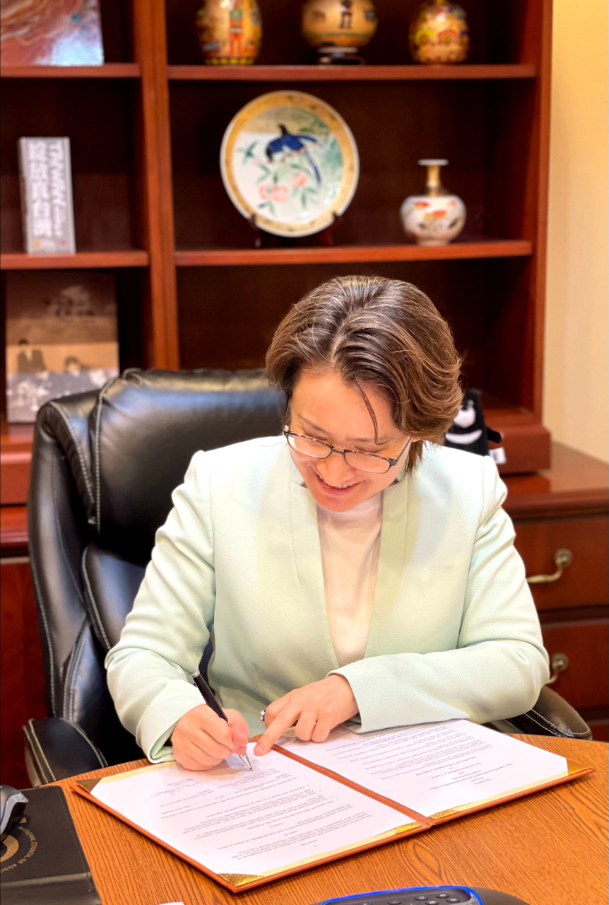 2020年12月14日駐美國代表蕭美琴大使與美國在台協會執行理事藍鶯透過視訊會議共同簽署台美科學與技術合作協定，美國國務院主管經濟成長、能源與環境次卿柯拉克(Keith Krach)、我國科技部長吳政忠等官員也上線見證。