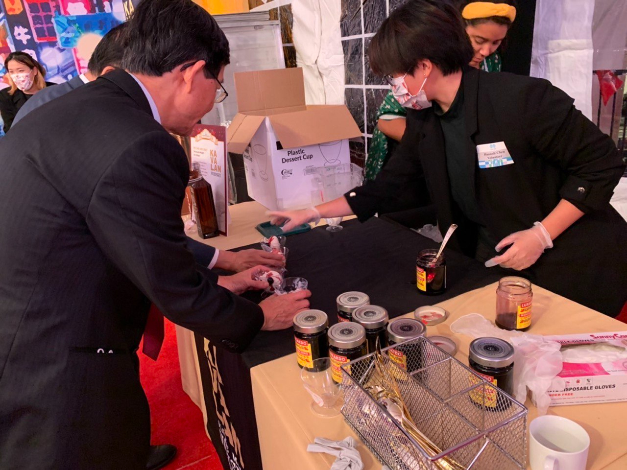 photo_6192809161536942497_y