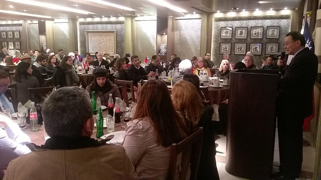 駐巴拉圭大使周麟於107年7月25日慶祝友誼節記者餐會現場致詞。