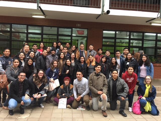 駐巴拉圭大使館於107年7月24日假中正學校辦理本年度留台獎學金行前說明會，獎學金生56名加上家屬共計80餘位與會，本館另邀曾赴台灣就學的各類獎學金校友現身說法，現場發問踴躍，反應熱烈且歡欣。