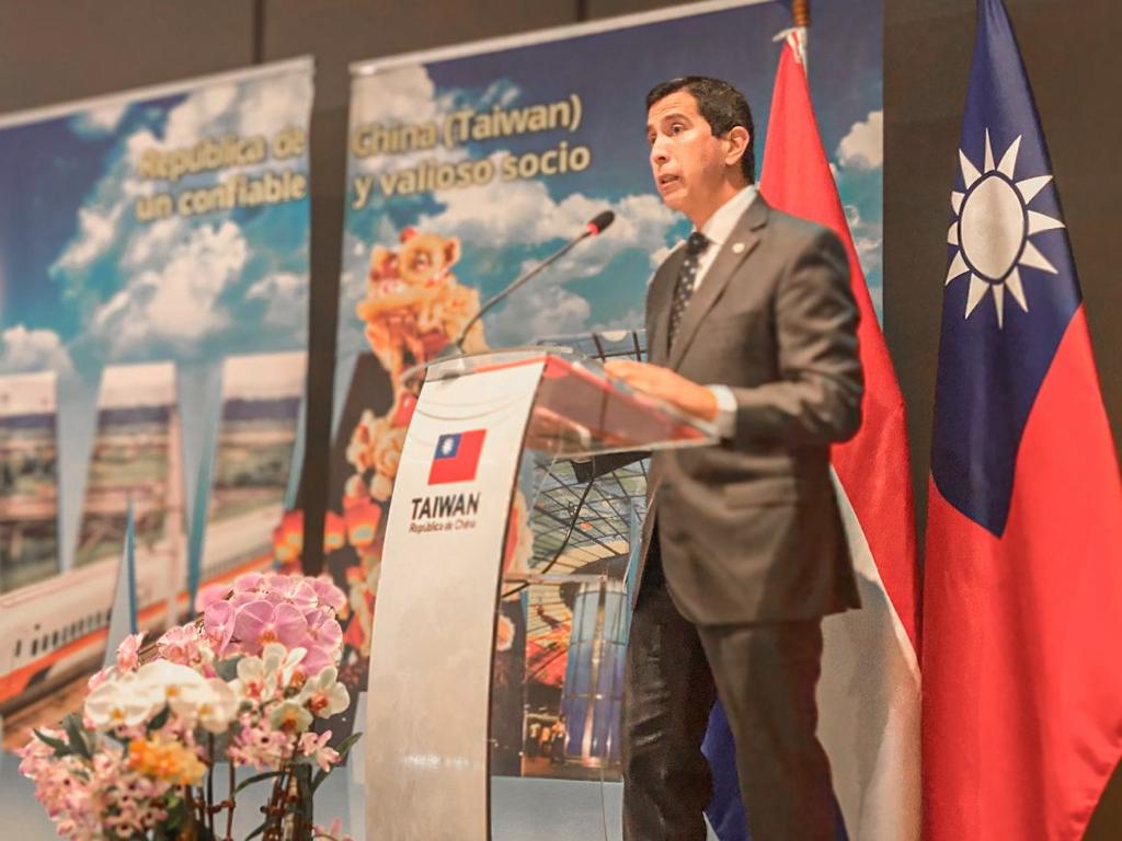 巴拉圭內政部長Federico González致詞