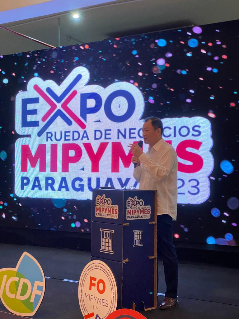 駐巴拉圭韓志正大使於2023巴國中小企業貿易洽詢展開幕前致詞。