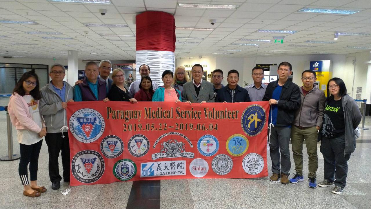 Una delegación de médicos del Colegio Internacional de Cirujanos (ICS, por sus siglas en inglés), con 16 especialistas de distintos países, cumplió con mucho éxito jornadas de atención médica gratuita en Villa del Rosario, Dpto. de San Pedro y en  María Auxiliadora, Dpto. de Itapúa.