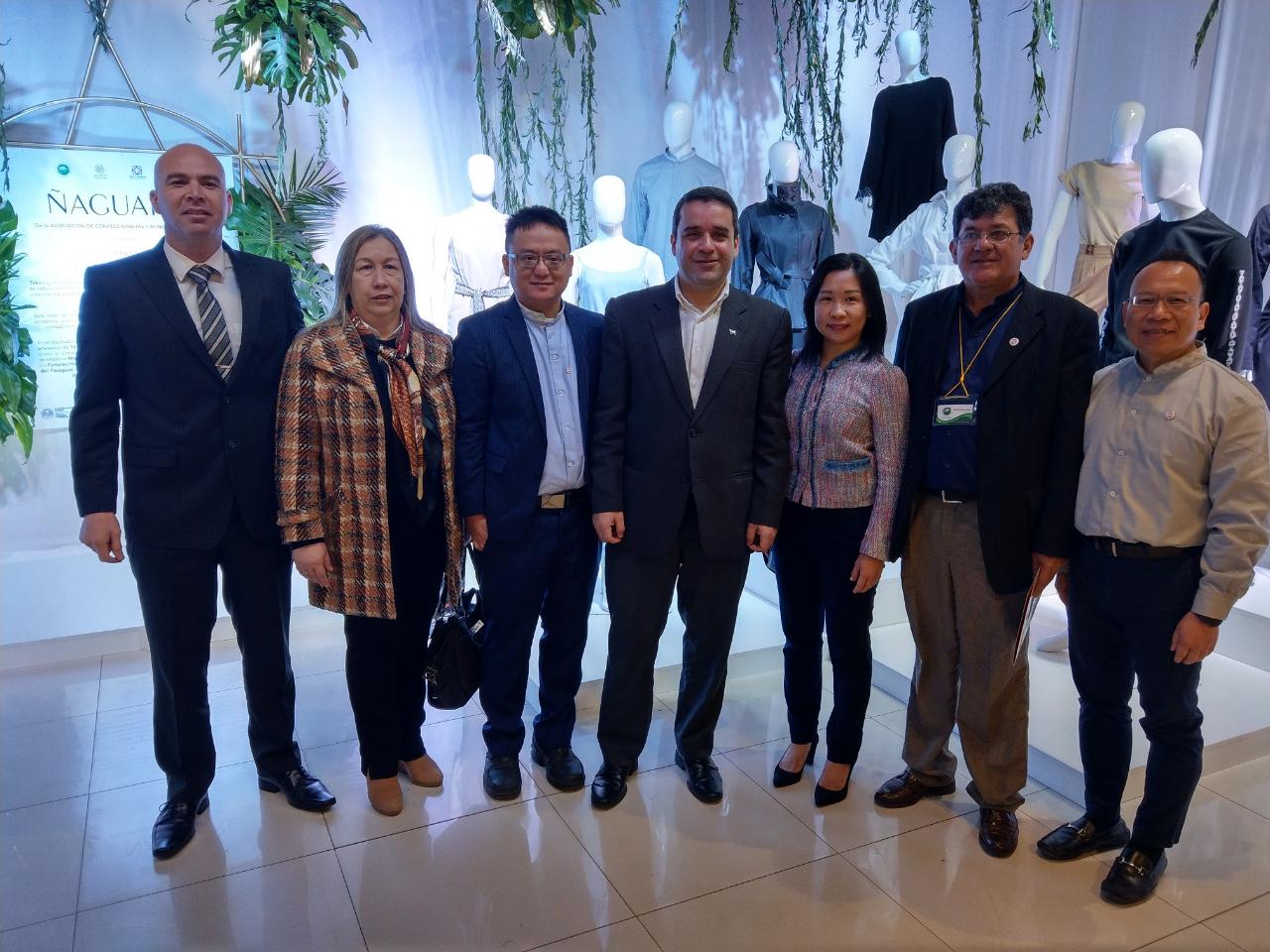 Asistieron al seminario la Primera Secretaria Inés Chang, Encargada de Negocios a.i. de la Embajada de la República de China (Taiwán), la Sra. Teresa Mercedes Salvioni Durañona, Directora de Relaciones Nacionales e Internacionales, de la Facultad de Ciencias Económicas de la UNA, el Sr. Isaac Godoy, Viceministro de MIPYMES del MIC e invitados especiales.