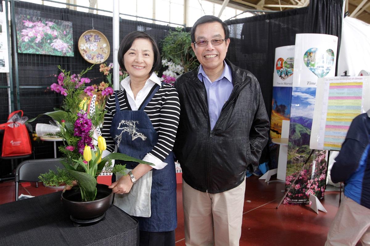 駐加代表處吳代表夫人許秋月女士的花藝展示