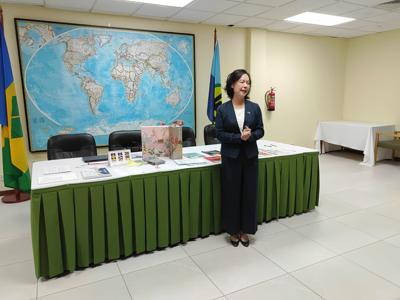 Ambassador Fiona was invited by SVG Foreign Ministry to present Taiwanese to 30 students from Adelphi Secondary School