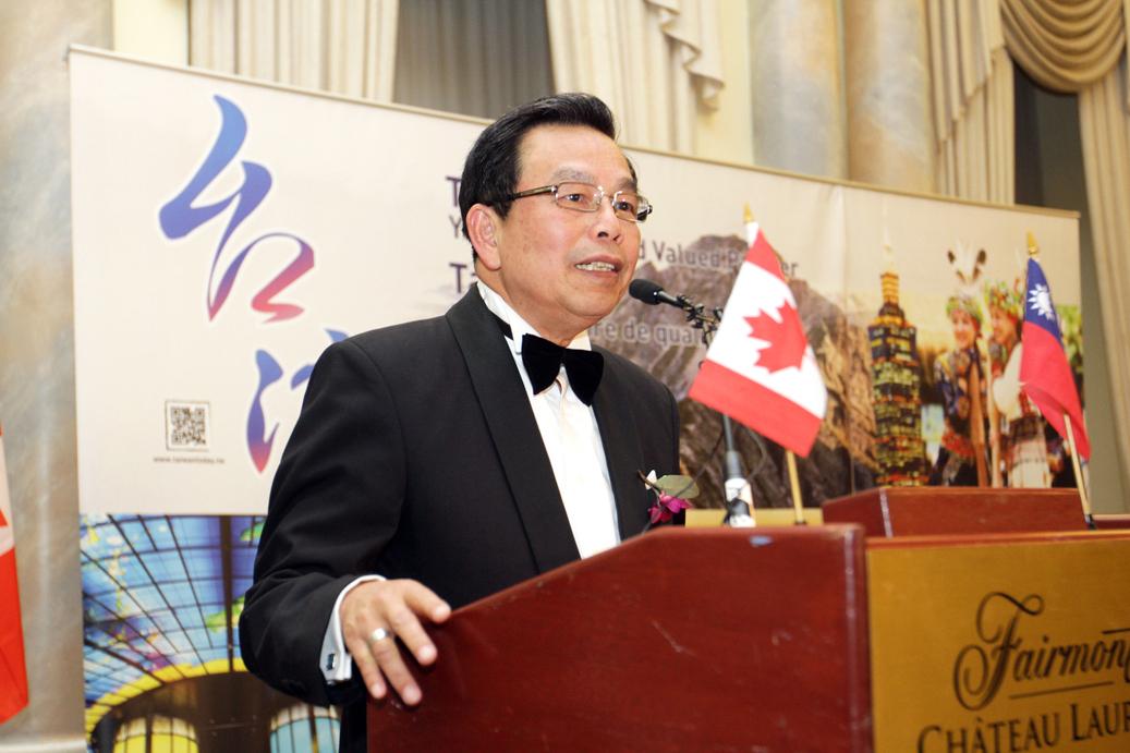 Representative Wu Rong-chuan addresses the audience during "Taiwan Night"