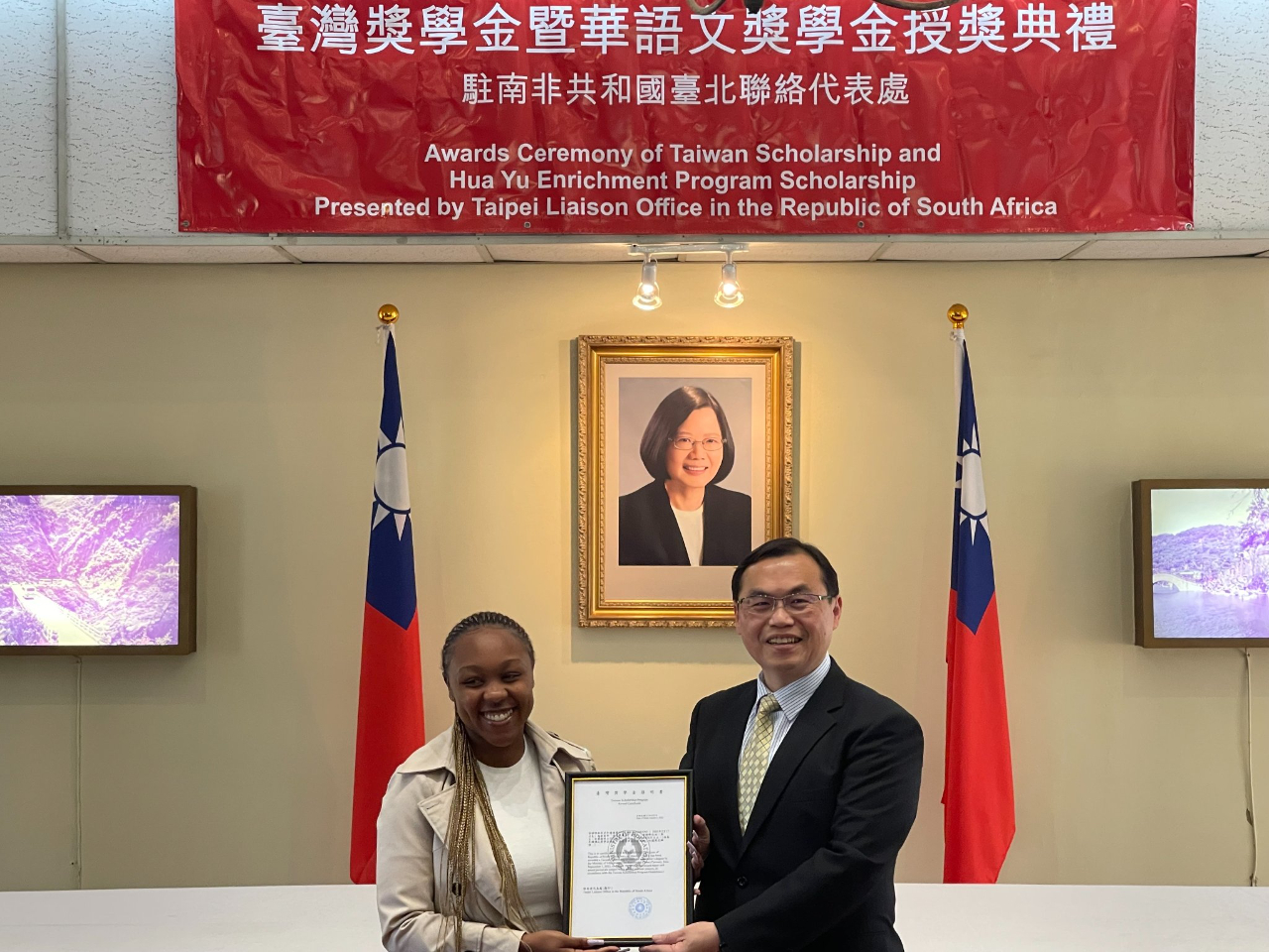 301581892_432686708896346_5655473477278450008_n