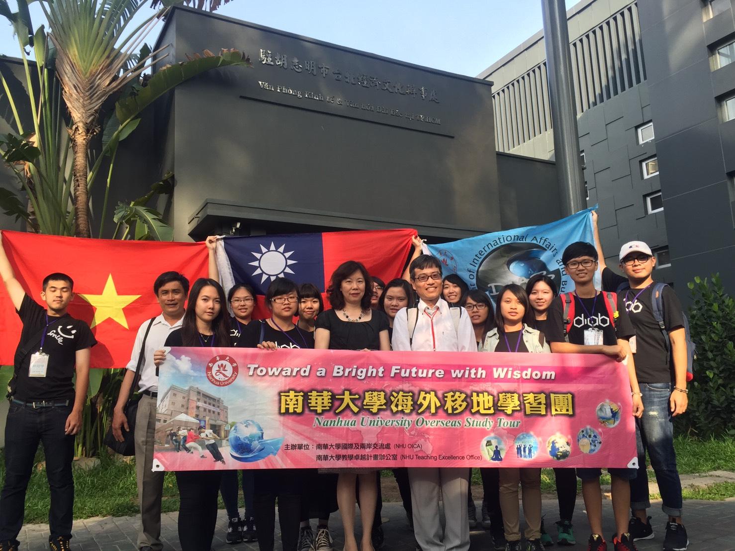 Chuyên ngành HTQT &amp; QTDN Khoa Xã hội học Đại học Nam Hoa đến thăm Văn phòng KTVH Đài Bắc tại TP.HCM