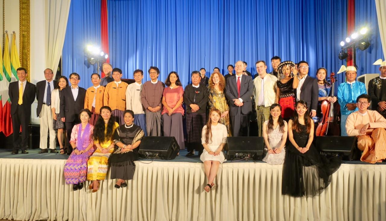 仰光市長Maung Maung Soe、使節團及藝文界與表演藝術家等合影（2019年6月16日）
