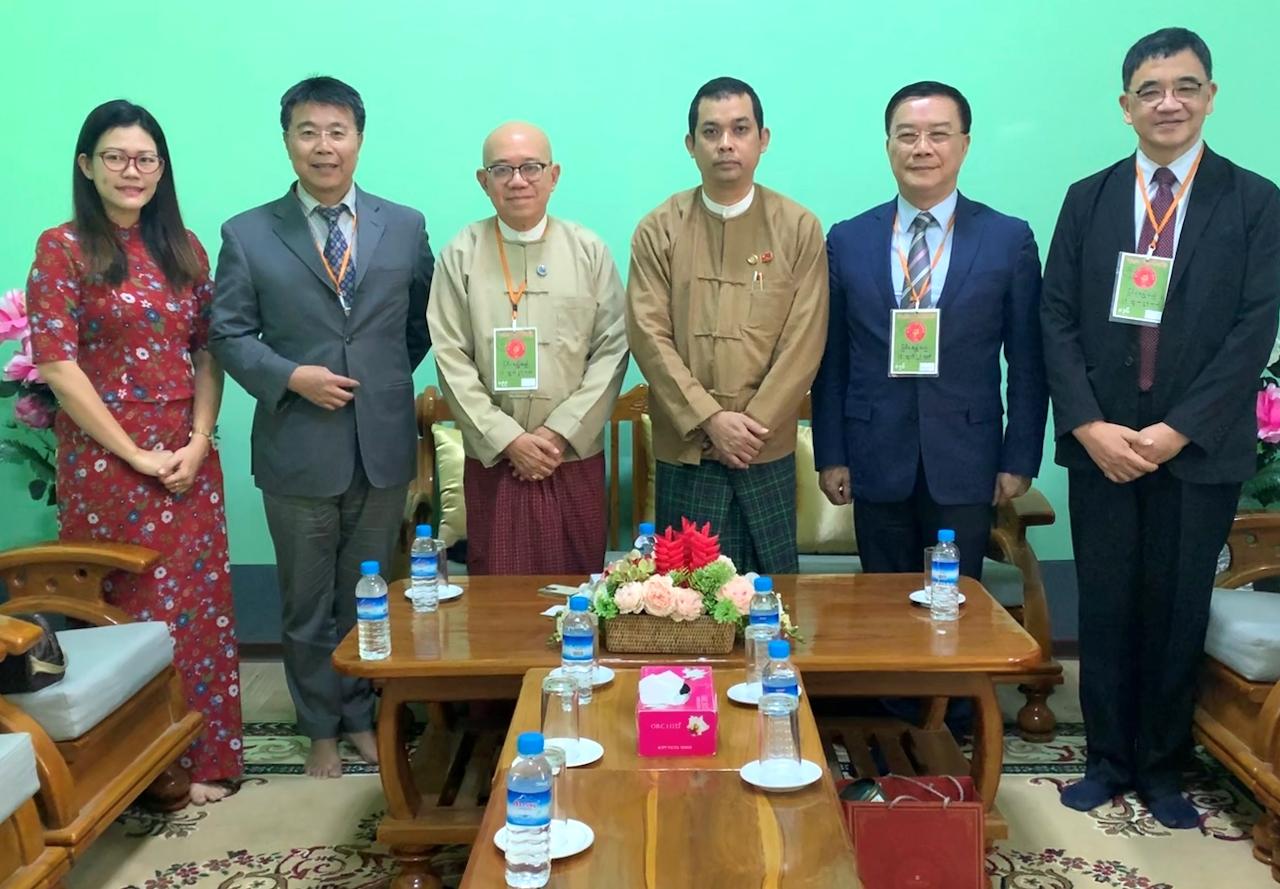 緬甸勃固市市長Saw Nyo Win會見駐緬甸代表李朝成、副參事張水庸及經濟組組長蕭俊合影