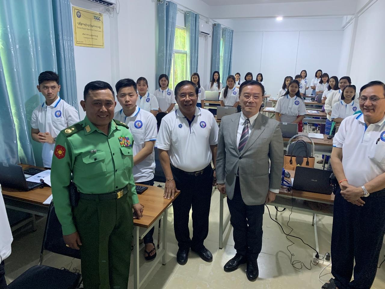 臘戌社會福利會新成立「臺灣數位機會中心」(TDOC)電腦中心上課情形