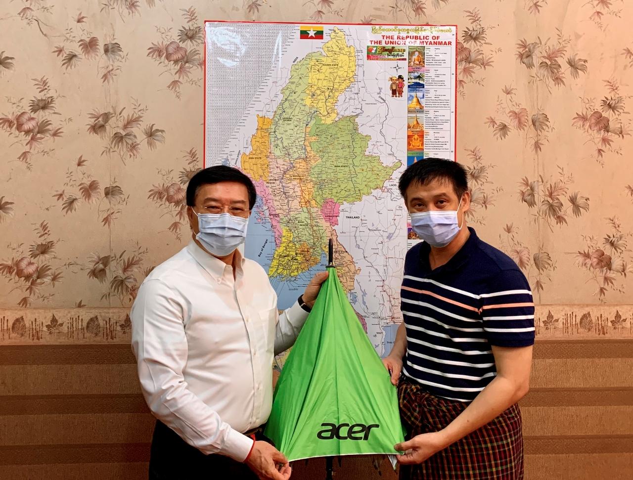 駐緬甸代表處李代表朝成會見緬甸Shwe Lamin Naga資訊公司