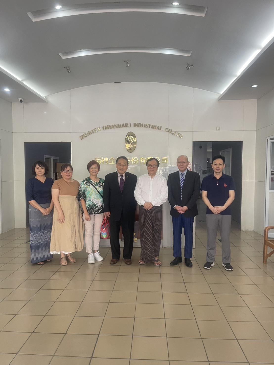 黃敏境代表夫婦參觀偉特公司