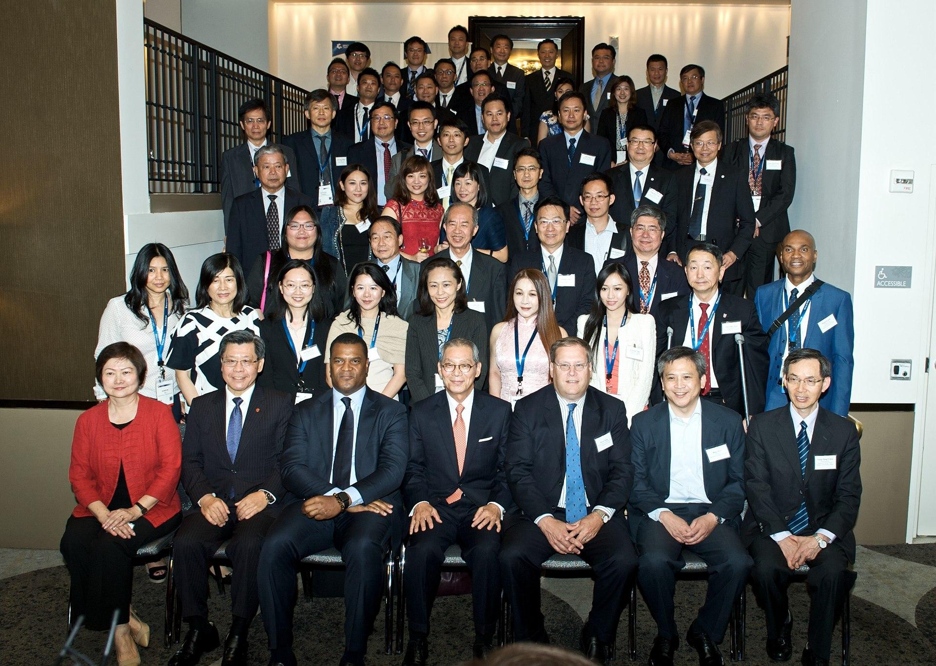 TECRO hosted a welcome dinner for the business delegation from Taiwan to the third SelectUSA Investment Summit on June 19, 2016. First row: TECRO Representative Stanley Kao（center）; Marcus Jadotte (third from left), Assistant Secretary of Commerce; Kurt Tong (third from right), Principal Deputy Assistant Secretary for the Bureau of Economic and Business Affairs at the Department of State; Kin Moy (second from right), Director of AIT in Taiwan; and Francis Kuo-Hsin Liang (second from left), Chairman of the Taiwan External Trade Development Council.